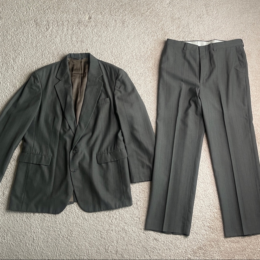 Haggar Classic Brownish/Grayish Men's Suit